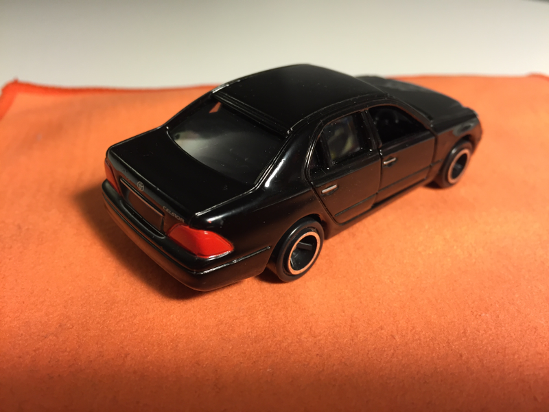 Illustration for article titled A touch of carbon - Tomica Toyota Celsior